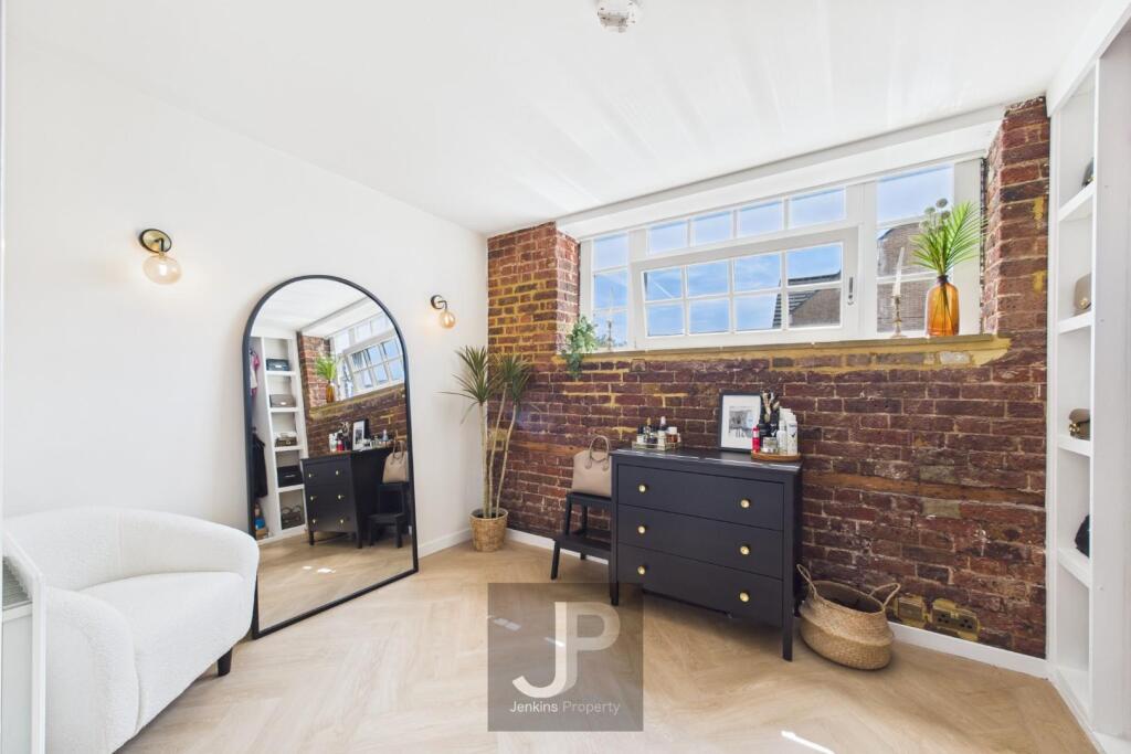 Bedroom/Dressing Room