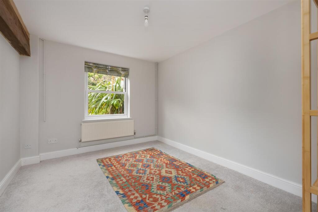 Island Wall, Whitstable