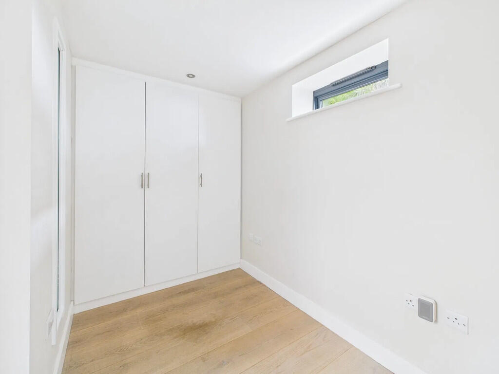 CAM04938G0-PR0271...