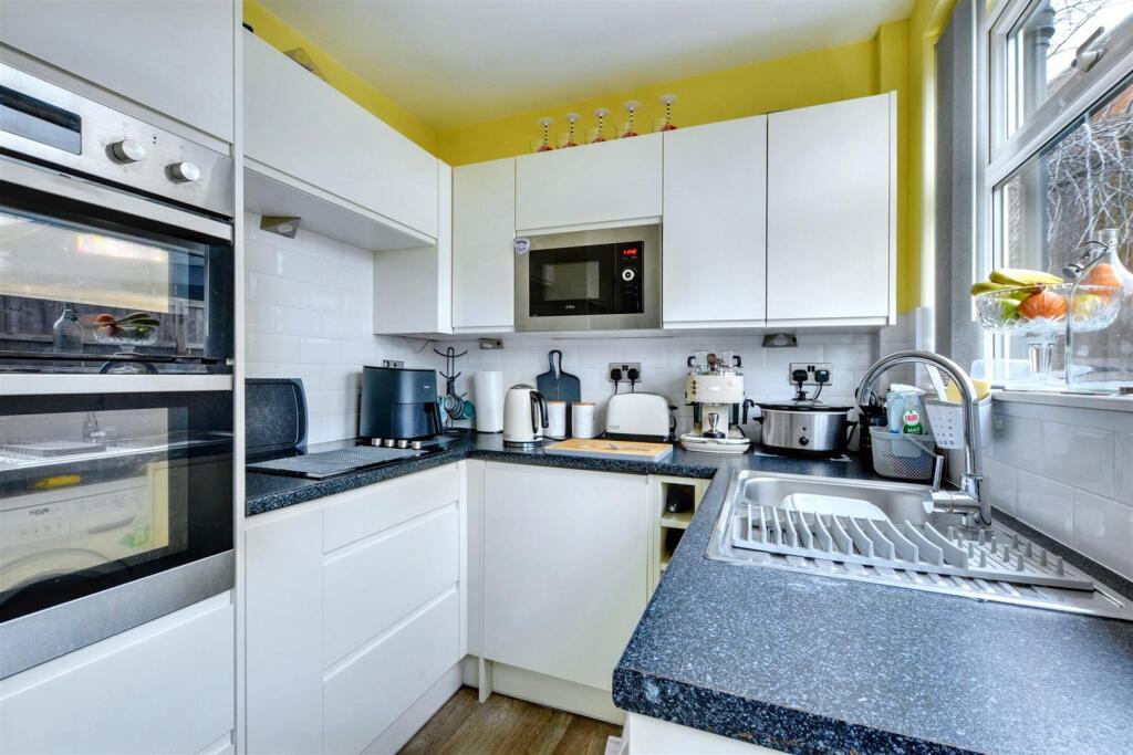 Kitchen_2.jpeg