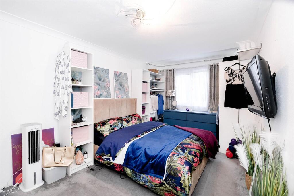 19 Trent Court-2_resized.jpg