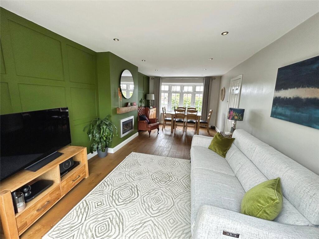 Lounge/Dining Room
