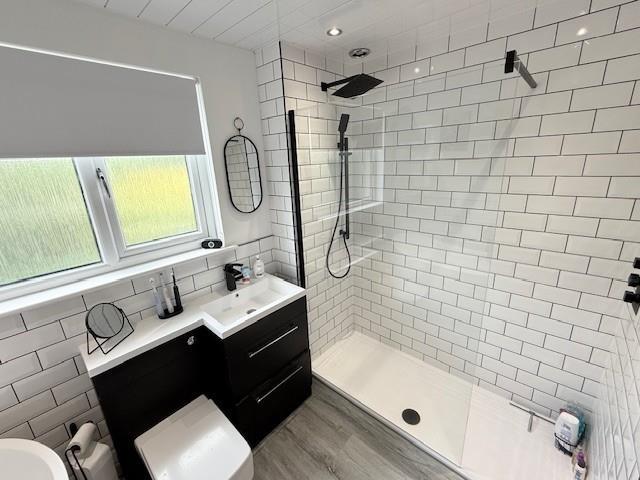 33BR19.jpg