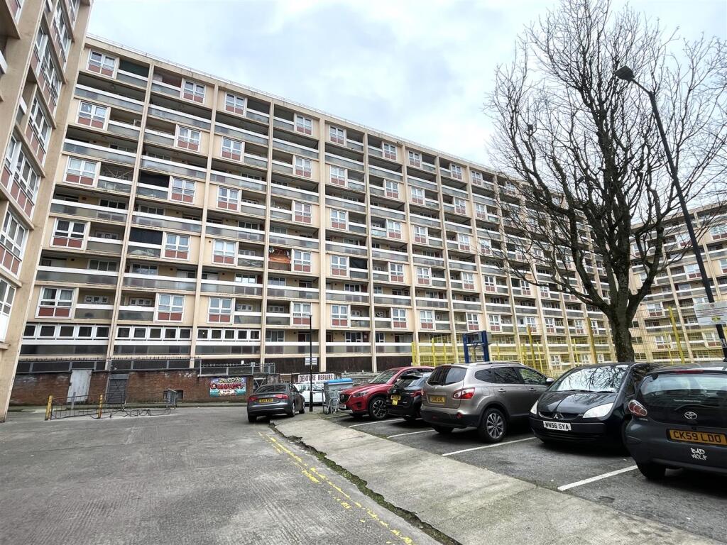 13 - 3 Bed Maisonette.JPG