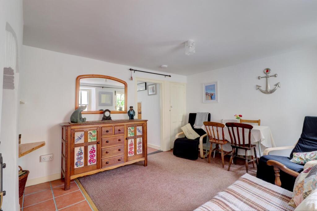 Living room new ii.jpg