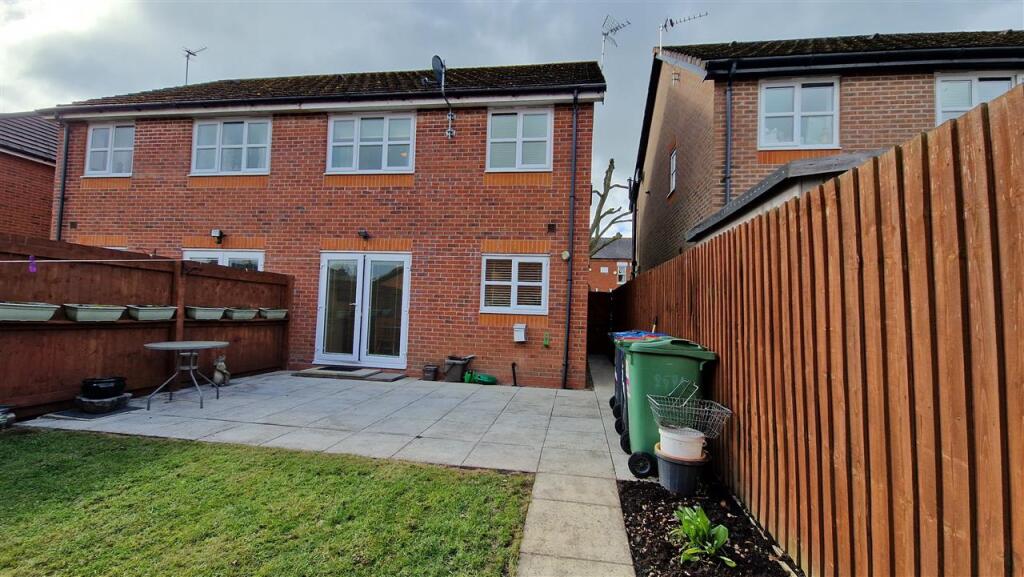 257a Ways Green rear