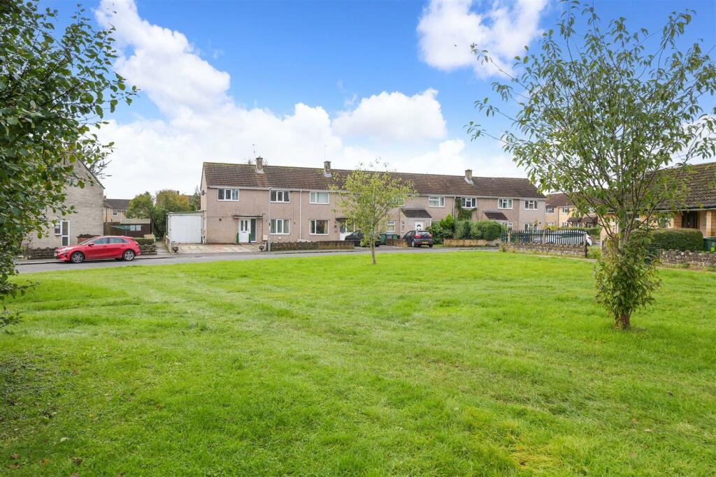 21 Allington Way 4.JPG