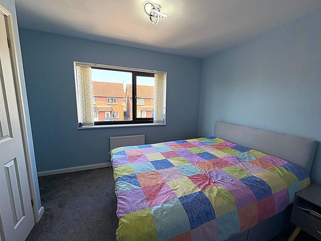 bed1.jpg