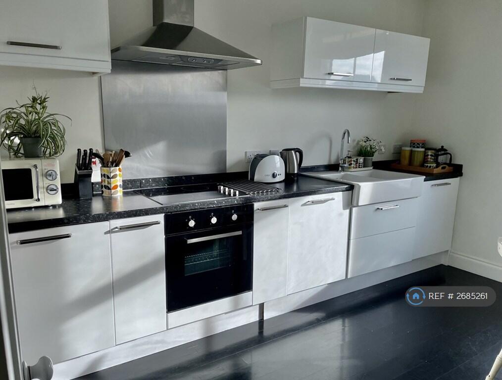 Fridge, Dishwasher,Washing Machine, Microwave