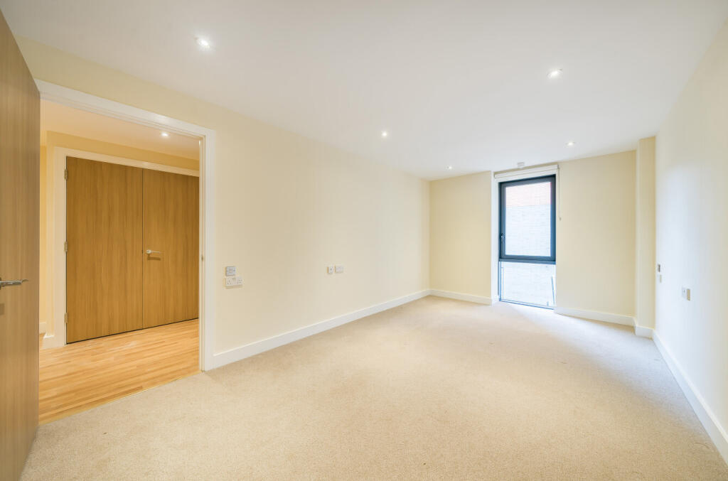 1354172-17-68c183...