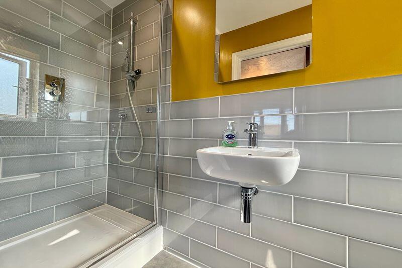 Bedroom 1 En-suite