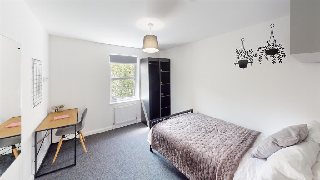 Flat-3-8-Piccadilly-Place-Bedroom-3 1.jpg