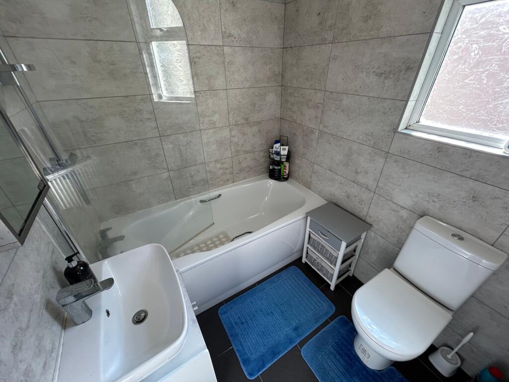 Modern Bathroom