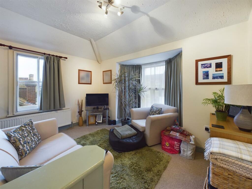 Flat 5 Open Plan Kitchen/ Living Room