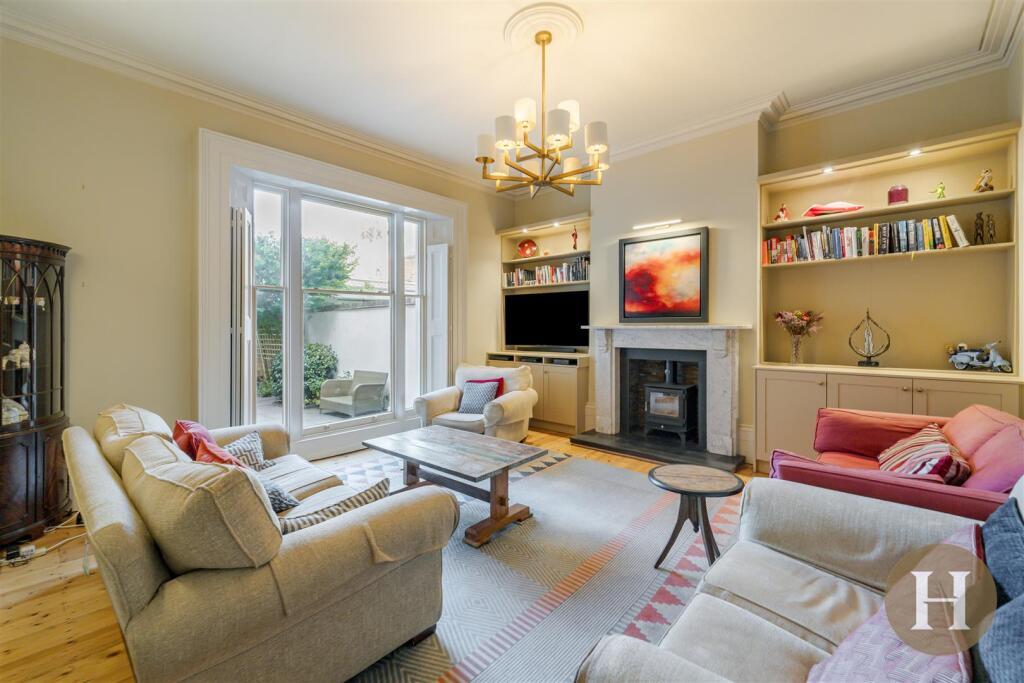 Hadleigh Estate Agents-1.jpg