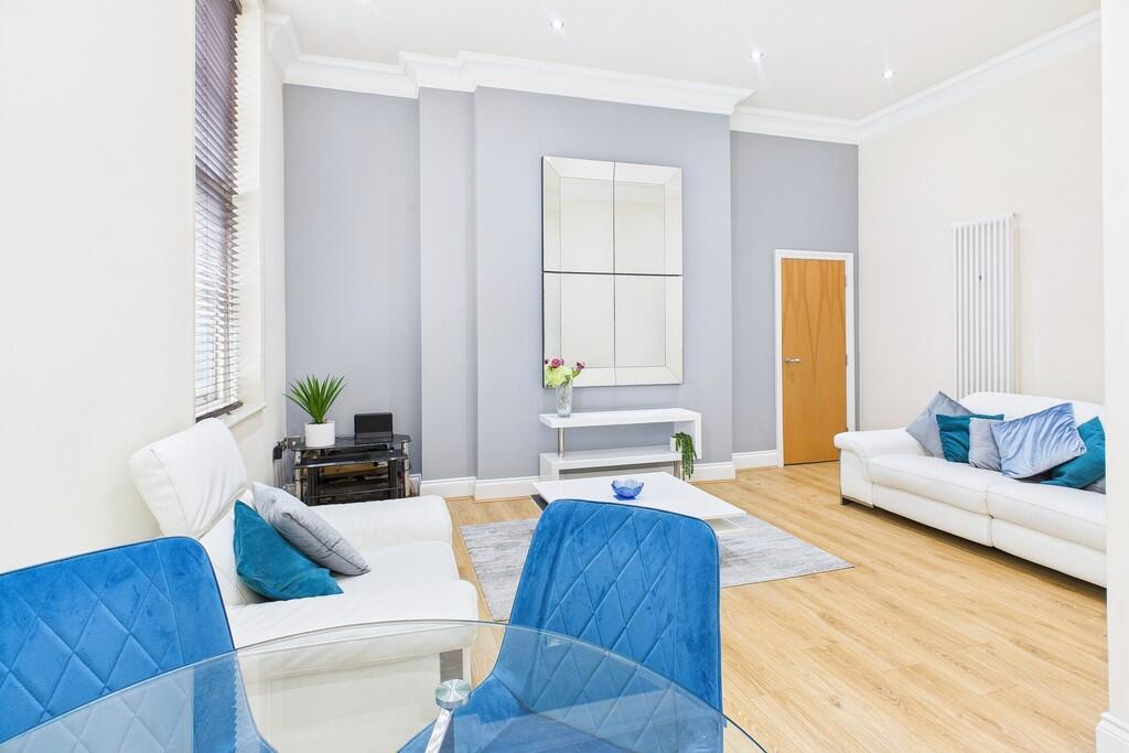 Living /Dining Ro...