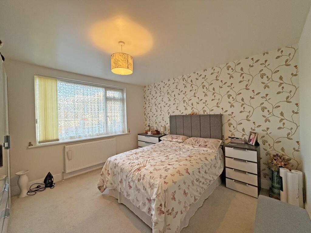 Old Woodlands Road 86 - Bed 1.jpg