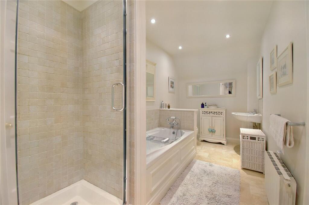 Guest En-Suite