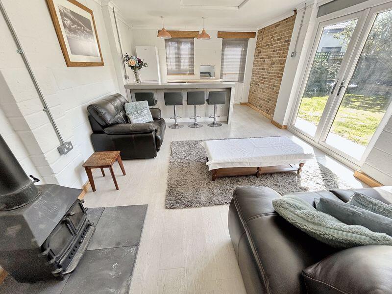 Annexe Bar/lounge area