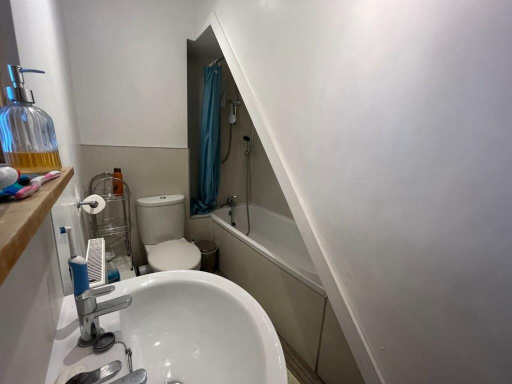 Bathroom.JPG