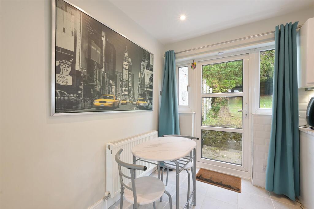 PRESTBURY CRES 51 (20 FROM 35)-9.jpg