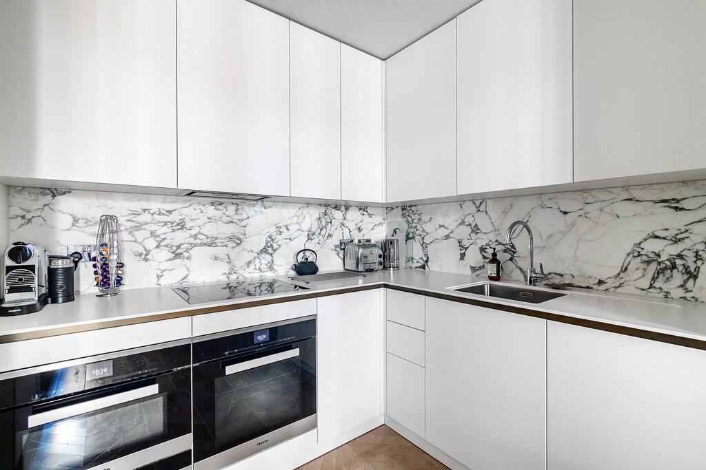 101_Floral_Court_...