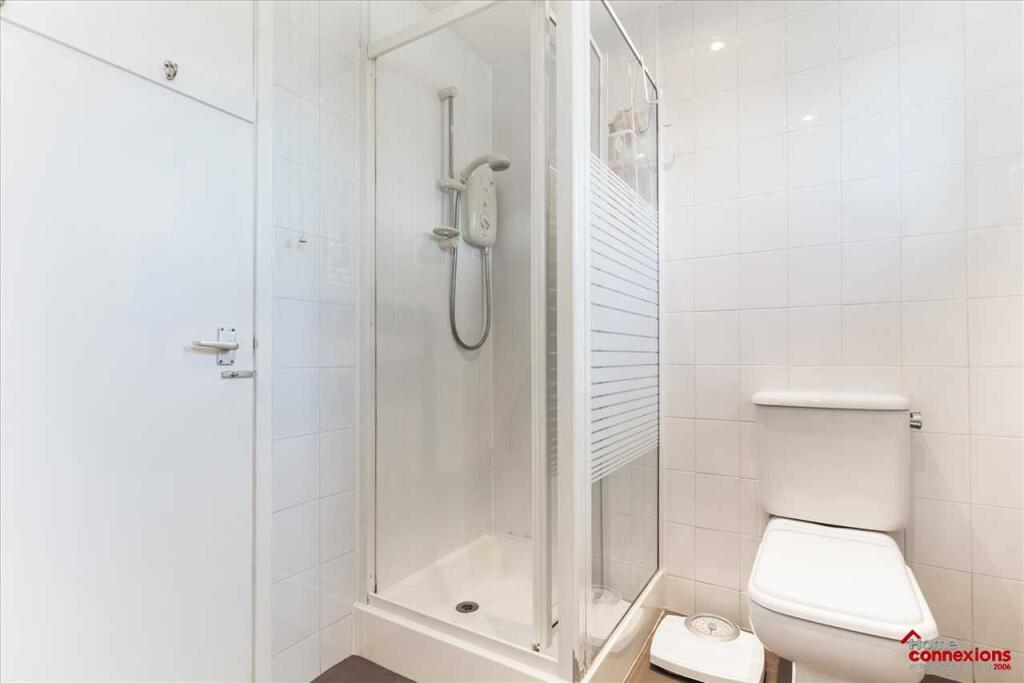 Shower Room (2)