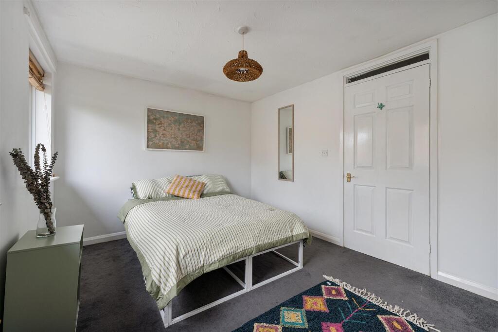 Marconi Rd, E10