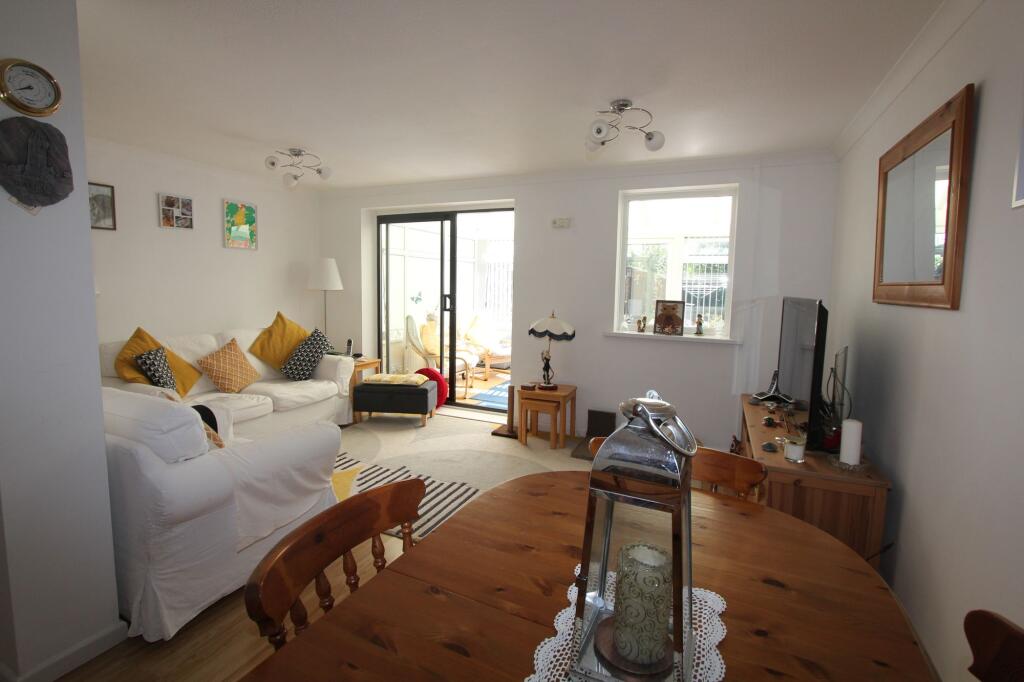 Lounge Dining Room
