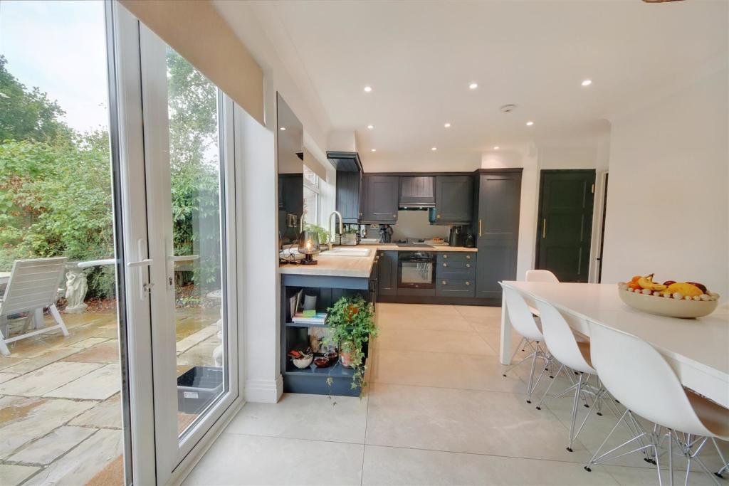 Kitchen Dining Room 4.jpg