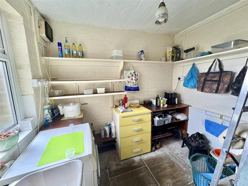 Bramleys Estate Agents - Yew Trees - Southowram (2