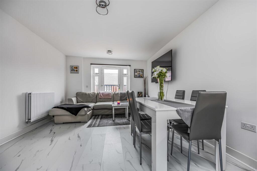 24 Coddington Grove, Waterlooville-Small-PorticoMa