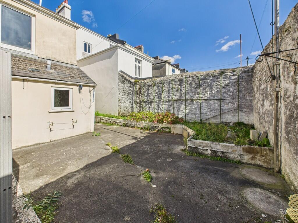 CAM03974G0-PR0215...