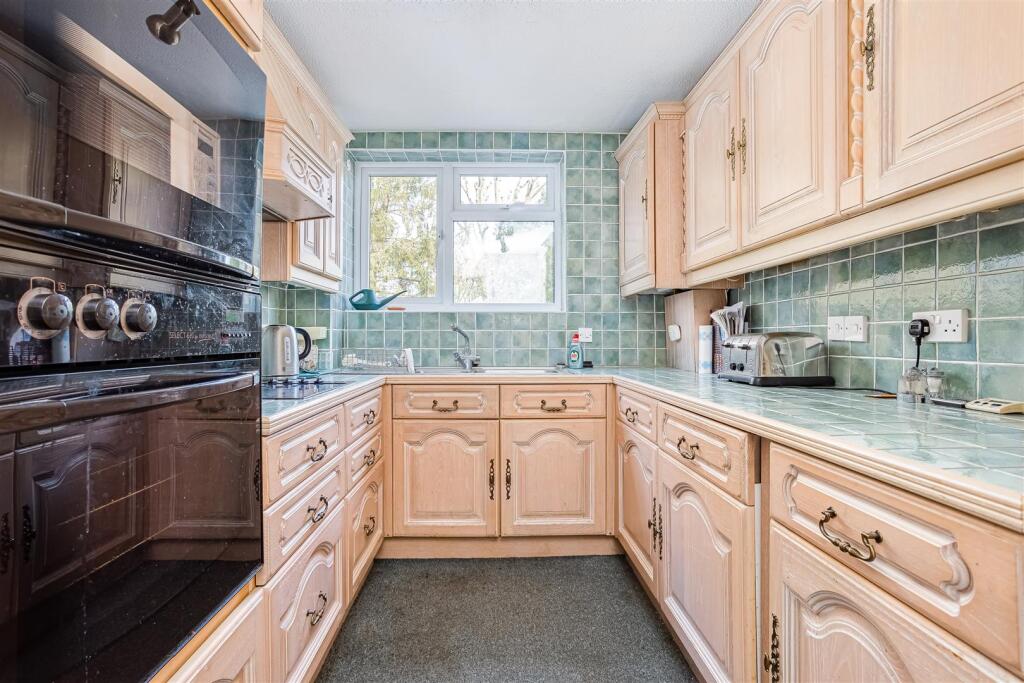 flat-well-house-banstead-109.jpg