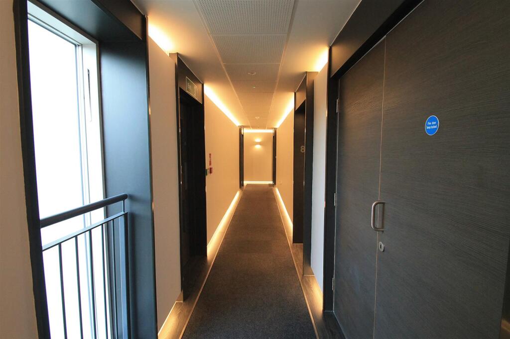 Entrance lobby.JPG