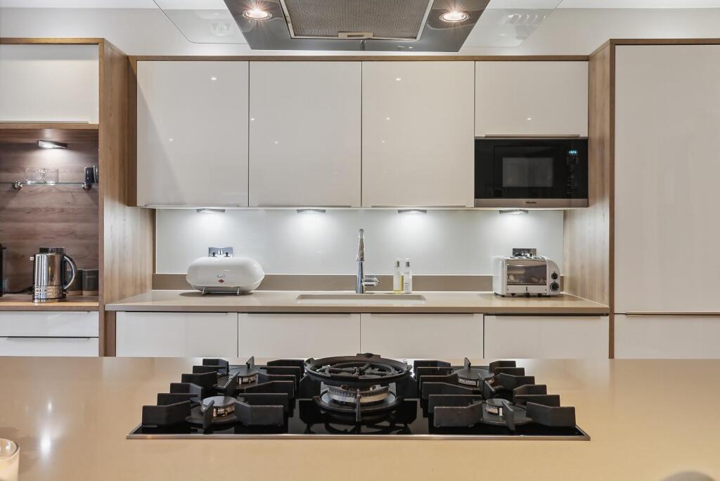 kitchen 2.jpeg