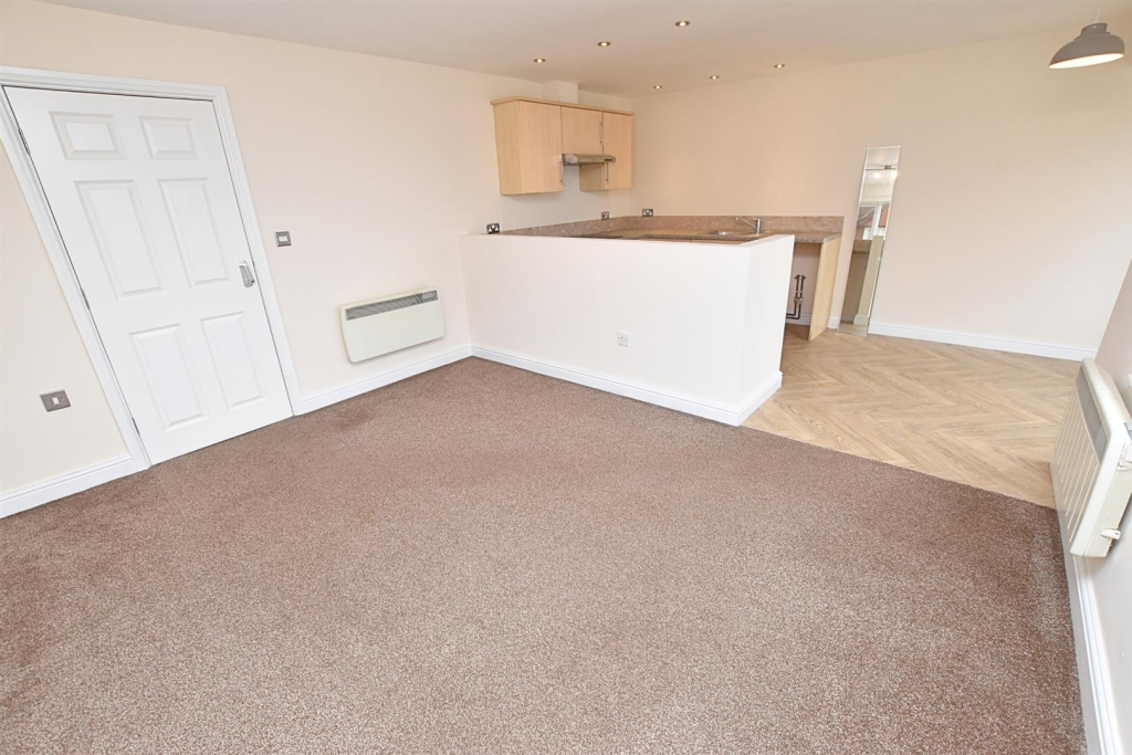 LIVING KITCHEN DINER