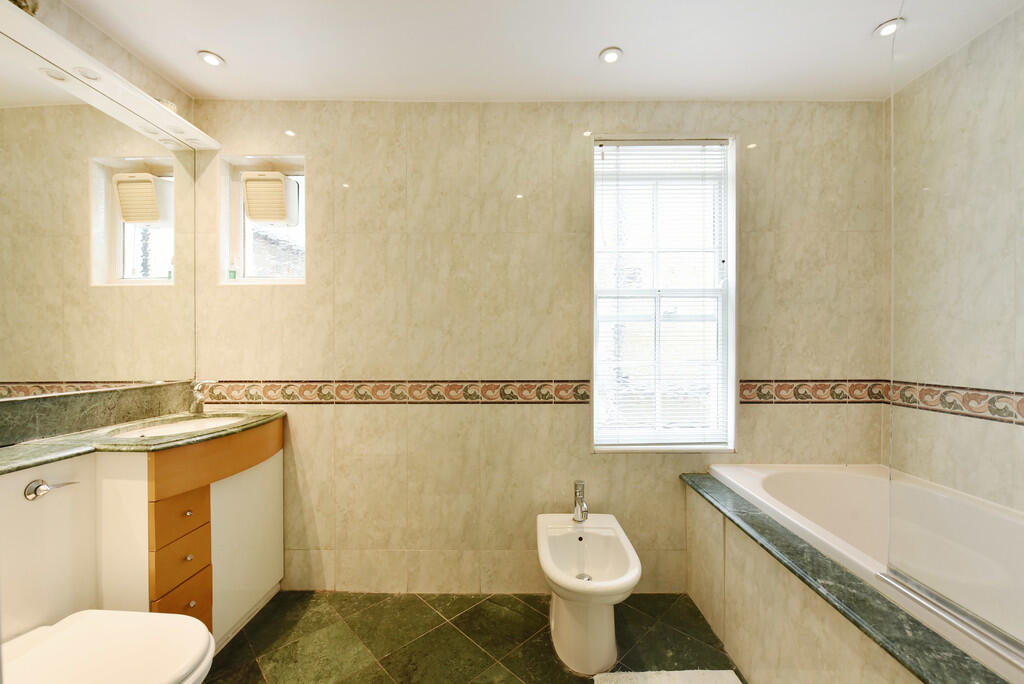 22 Meynell Cresce...