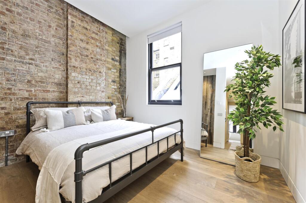 fff@83 great titchfield st-8461.jpg