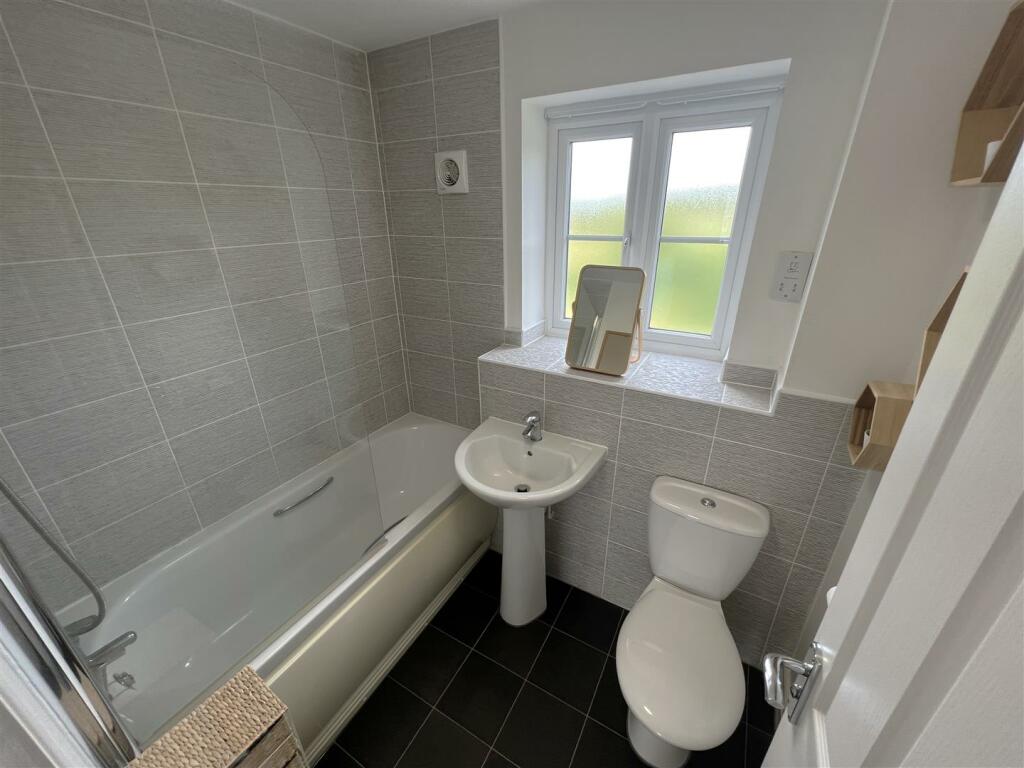 Bathroom.JPG