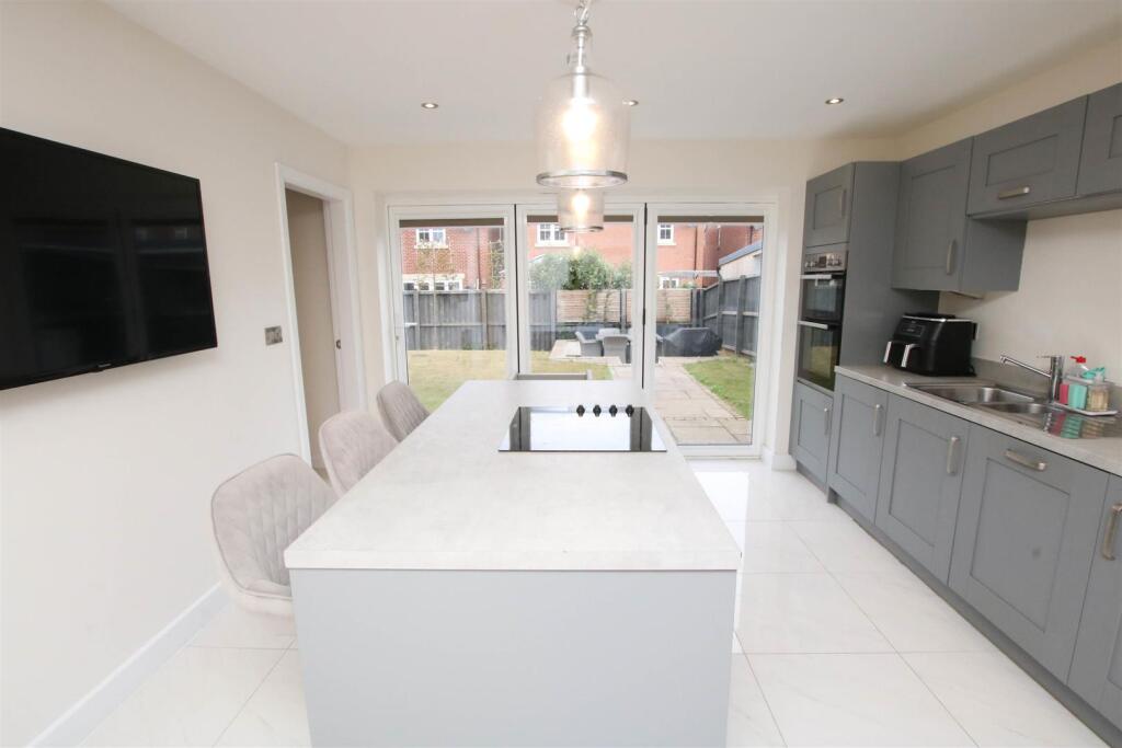 ISLAND STYLE KITCHEN