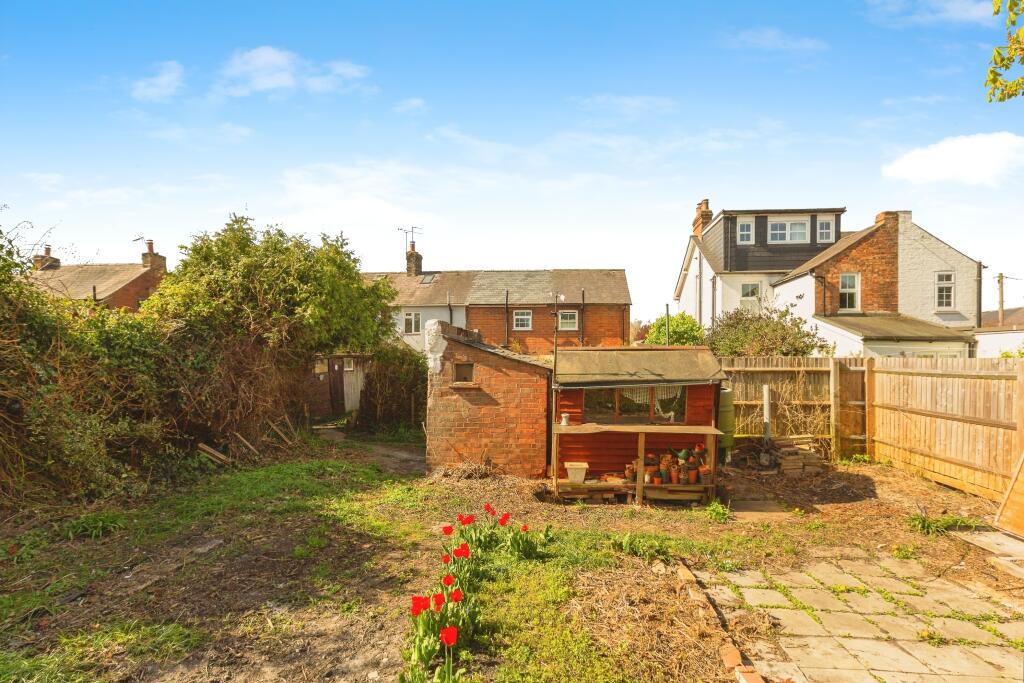 2025-04-12-80brookstreetastonclintonaylesburyhp225et-1001787980-1487