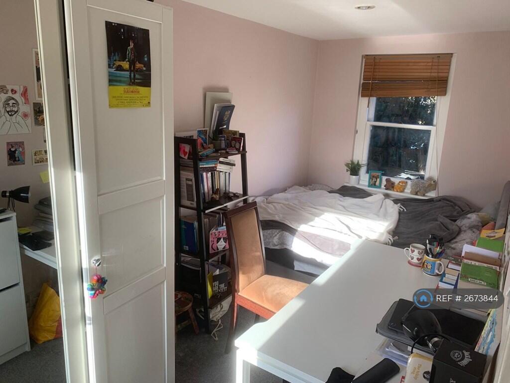 2nd Double Bedroom, Dbl Bed, Large Wardroom, Desk