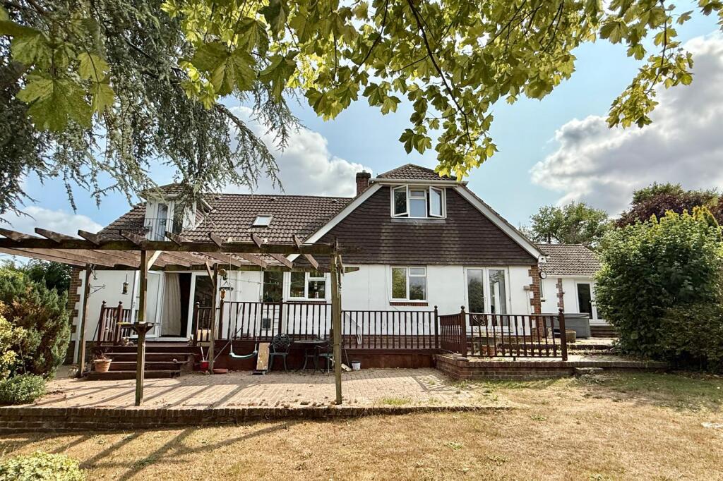 5 bedroom chalet home