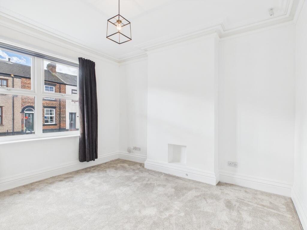 CAM04634G0-PR0027-STILL002