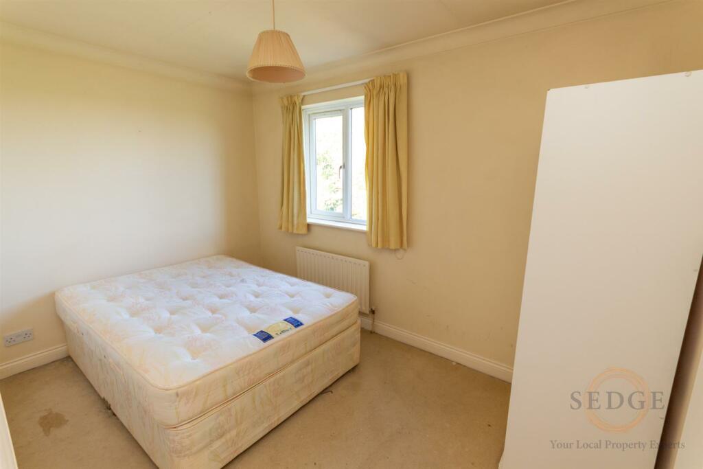16 stonegate-02.jpg
