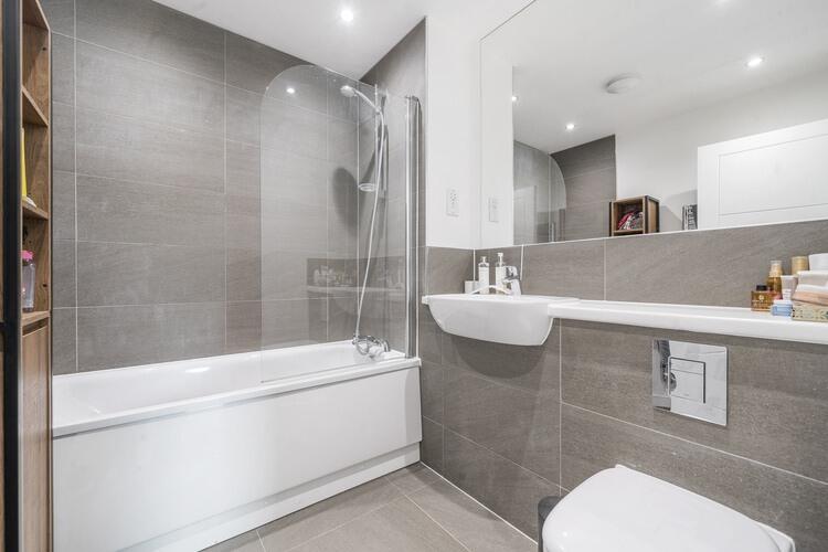 1301407 4 6836f7cf893cd