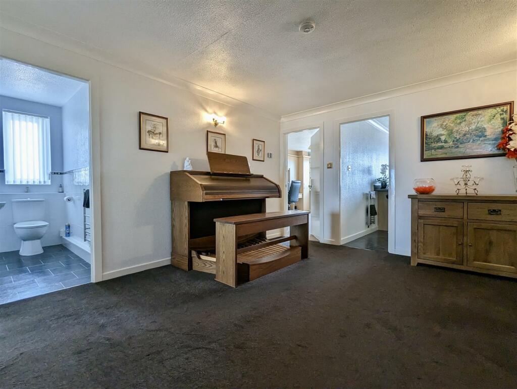 RECEPTION HALLWAY