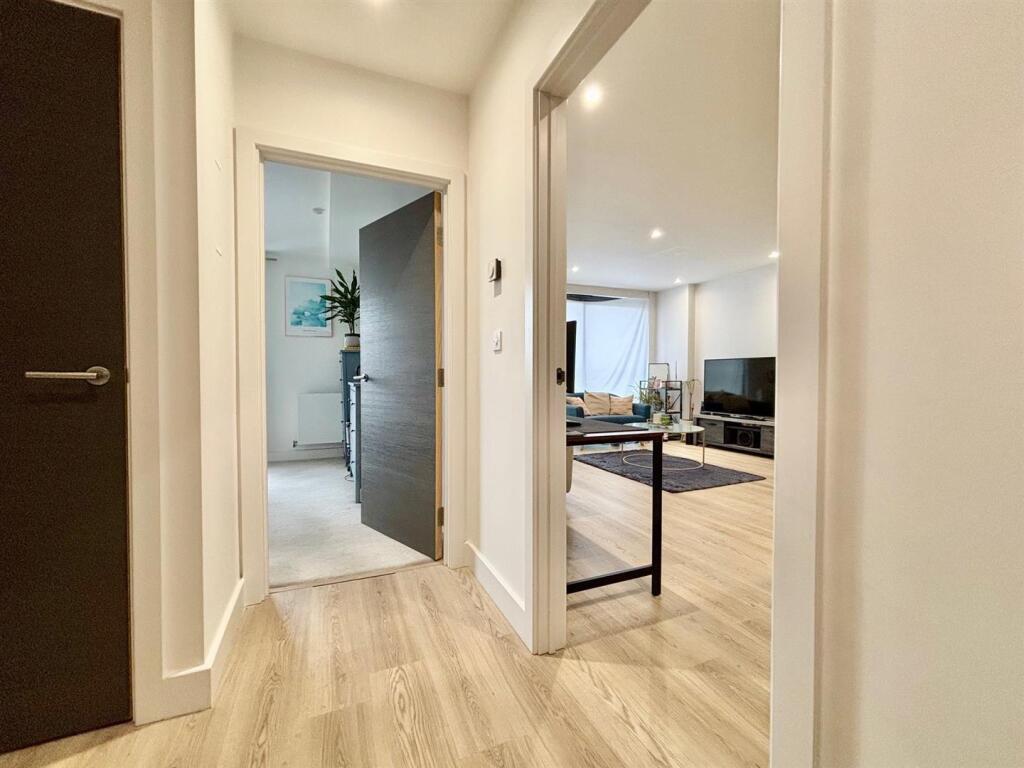 Hallway.jpg