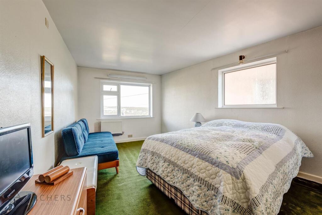 14DenBankClose(Interior)-19.jpg